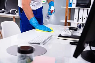 Telpu uzkopšana